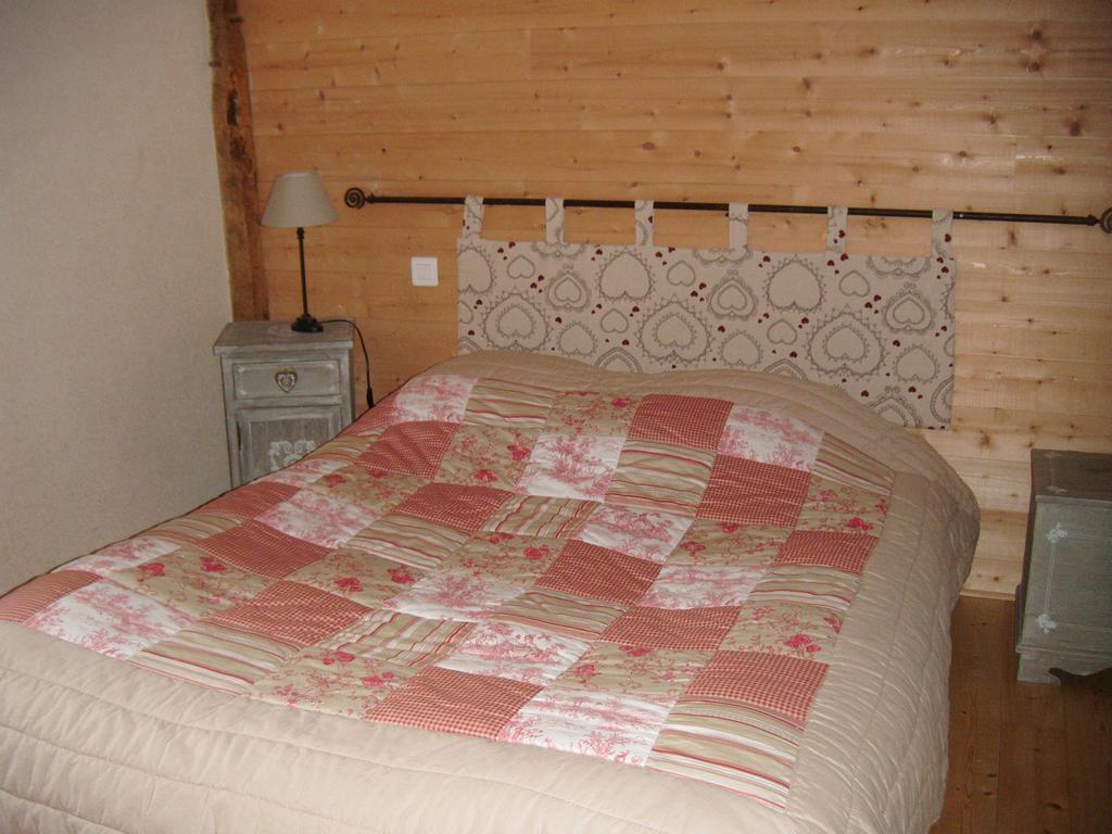 Gite Le Puy Rabasteau Chantonnay Room photo