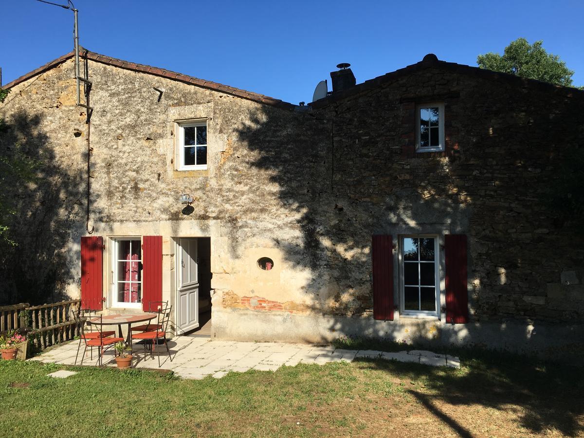 Gite Le Puy Rabasteau Chantonnay Exterior photo